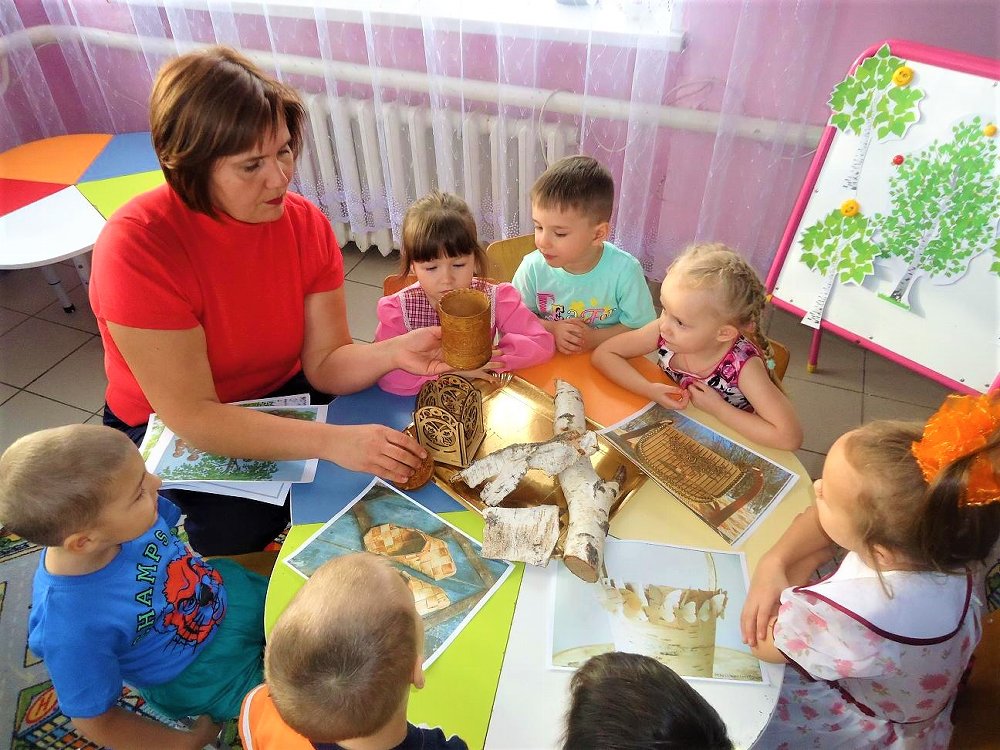 В социальном приюте для детей и подростков города Троицка провели занятие «Русская березка»