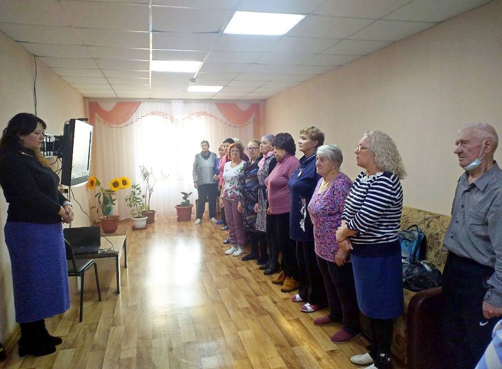 В комплексном центре социального обслуживания населения города Троицка состоялся патриотический час «День Героев Отечества»