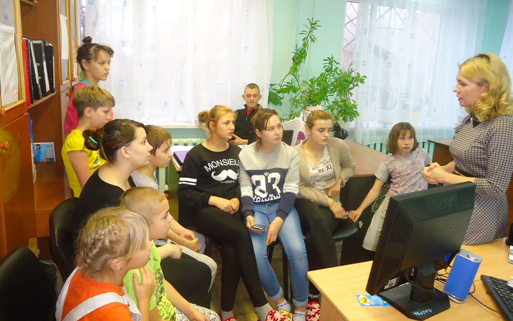 Специалисты отделения помощи семье и детям провели цикл мероприятий, приуроченных ко Дню правовой помощи детям