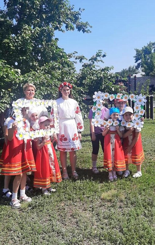 В формате «Ромашковое счастье» прошел праздник День семьи, любви и верности в МКУ «Центр помощи детям» города Троицка