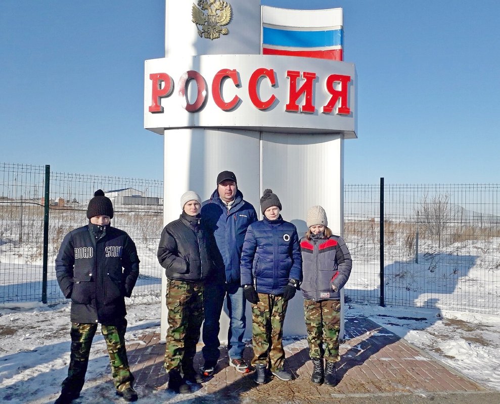 На Троицкой заставе состоялось торжественное открытие Мемориальной доски в честь героя-пограничника Виталия Рязанова