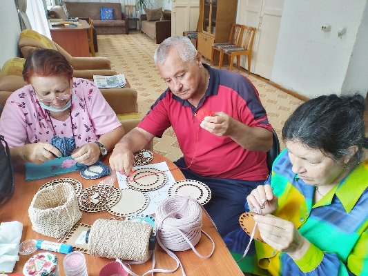 Подарки родным своими руками