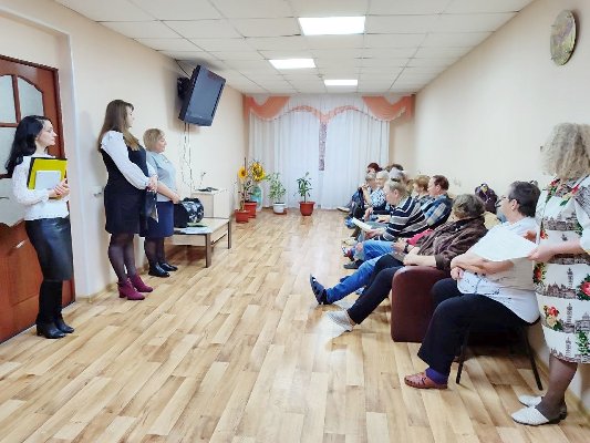 В комплексном центре социального обслуживания населения города Троицка прошла беседа по финансовой грамотности