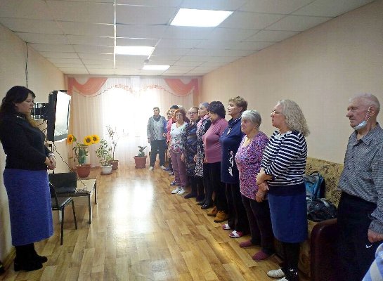 В комплексном центре социального обслуживания населения города Троицка состоялся патриотический час «День Героев Отечества»