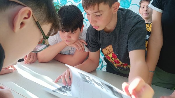 В центре помощи детям города Троицка была проведена увлекательная квест-игра «Профессии вокруг меня»