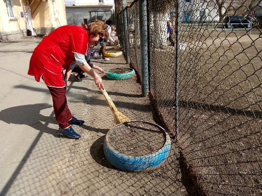 В комплексном центре социального обслуживания населения города Троицка состоялся ежегодный субботник