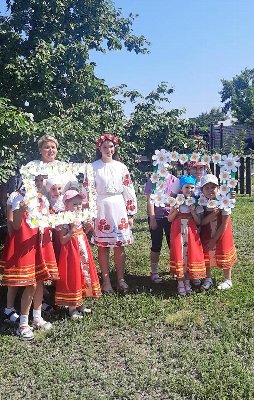 В формате «Ромашковое счастье» прошел праздник День семьи, любви и верности в МКУ «Центр помощи детям» города Троицка