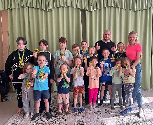 В социальном приюте для детей и подростков города Троицка отметили этот праздник веселыми стартами «Вперед, к рекордам!»