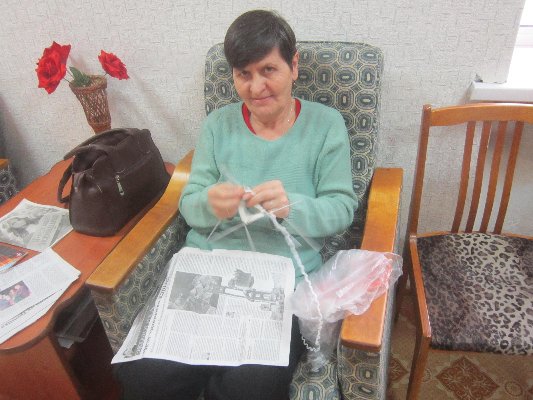 Теплые вещи для детей из дома малютки.