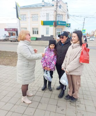 Сотрудниками комплексного центра социального обслуживания населения города Троицка был проведен экспресс-опрос ко Дню космонавтики