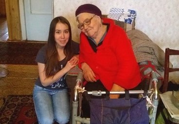 Волонтёры провели генеральную уборку в квартирах ветеранов и инвалидов