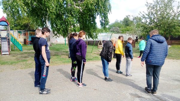 В Центре помощи детям города Троицка идет подготовка к военно-спортивной игре «Зарница»