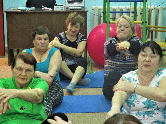 Старшее поколение продолжает осваивать методику Тай чи