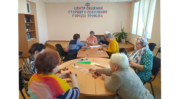 Серебряные волонтеры поучаствовали в акции ко Дню Победы