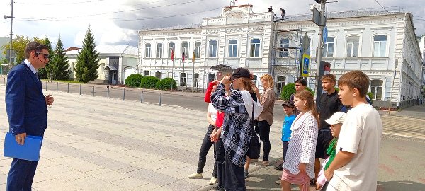 Воспитанники центра помощи детям города Троицка побывали на экскурсии по родному городу