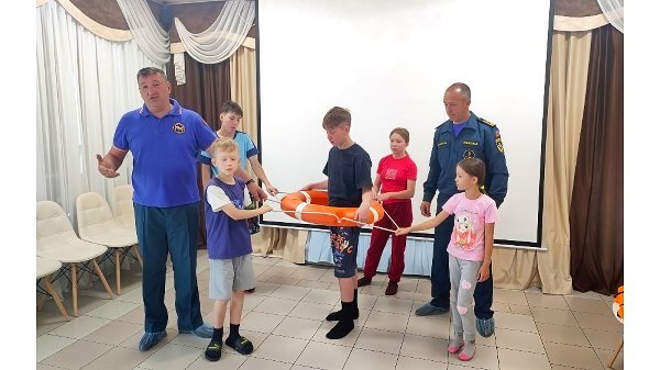 В центре помощи детям города Троицка прошло занятие, посвященное правилам безопасного поведения на водных объектах